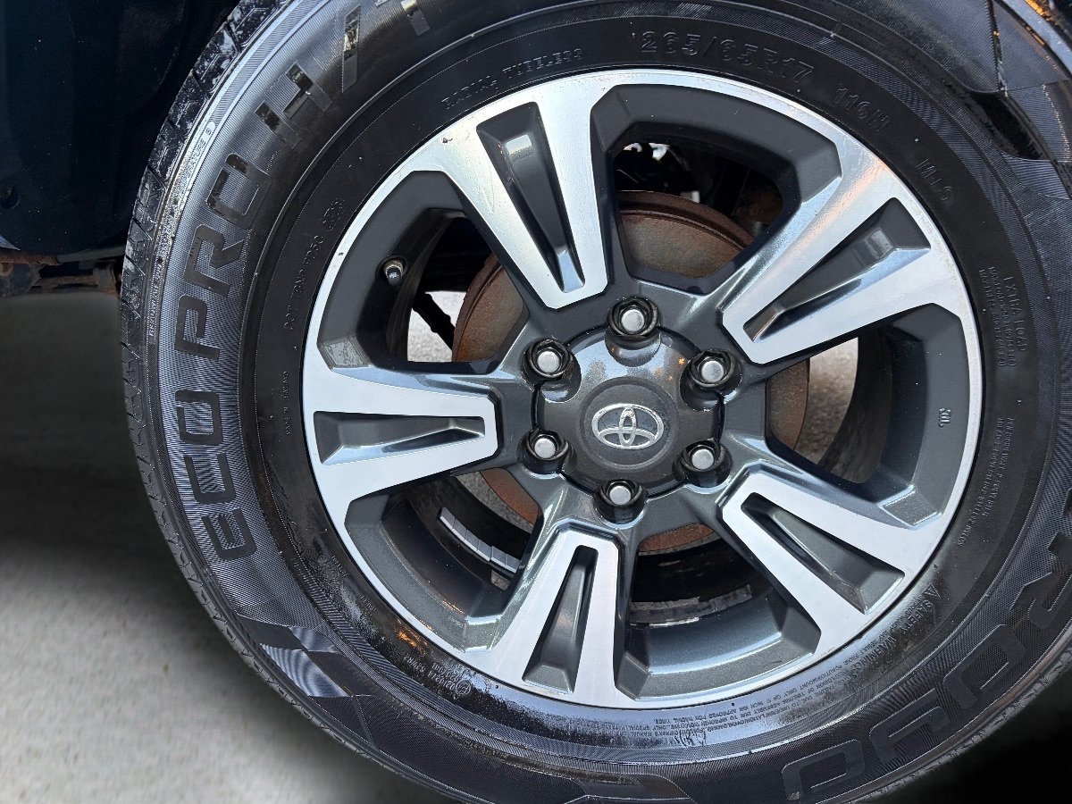 Used 2017 Toyota Tacoma TRD Sport w/ Tow Package (A/T) AWD/4WD image 21