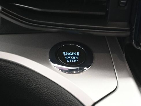 Certified 2022 Ford Explorer XLT RWD image 14