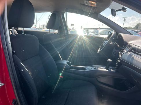 Used 2017 Honda HR-V LX image 39