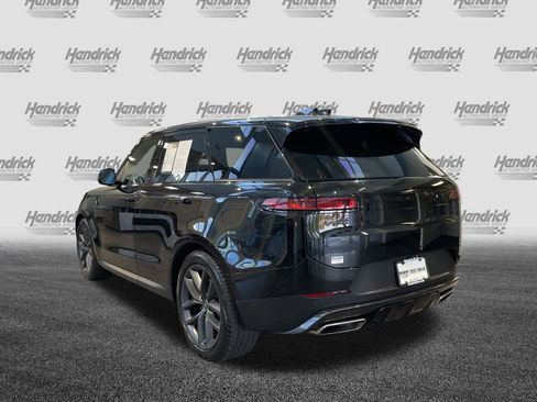 Used 2024 Land Rover Range Rover Sport SE image 8