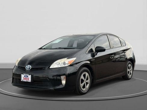 Used 2015 Toyota Prius Two FWD image 1