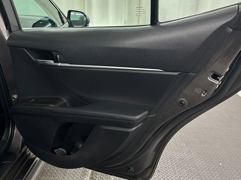 Used 2021 Toyota Camry SE image 29
