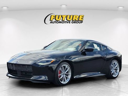 Certified 2024 Nissan Z Performance w/ Floor Mat Package RWD image 5