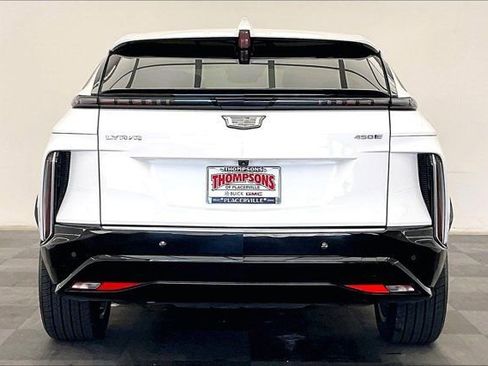 Used 2024 Cadillac Lyriq Luxury image 3