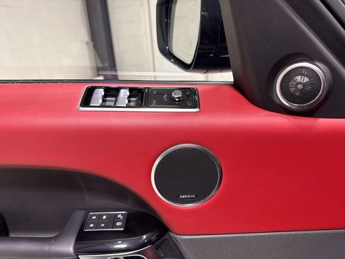 Used 2020 Land Rover Range Rover Sport HST image 17