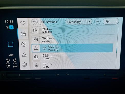 Used 2025 Volkswagen Atlas SE image 21