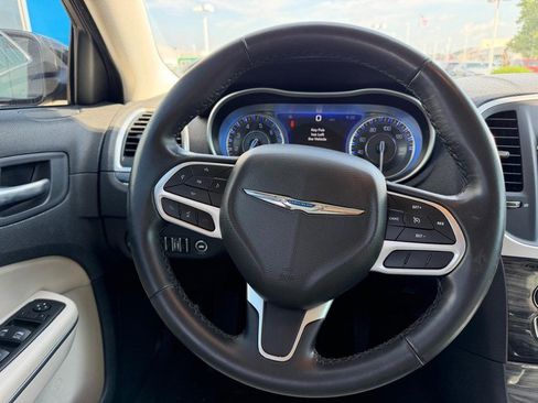 Used 2022 Chrysler 300 Touring w/ Sport Appearance Package RWD image 10