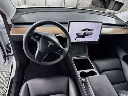 Used 2023 Tesla Model Y Long Range AWD/4WD image 16