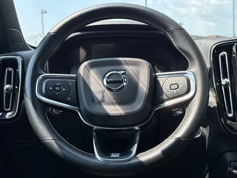 Used 2020 Volvo XC40 T5 R-Design AWD/4WD image 25