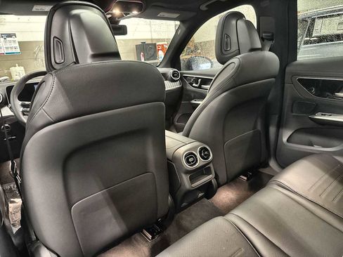 Used 2025 Mercedes-Benz GLC 350e 4MATIC image 18