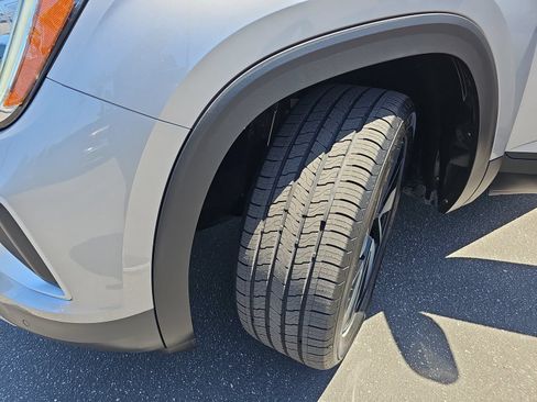 Certified 2024 Volkswagen Atlas SE FWD image 31