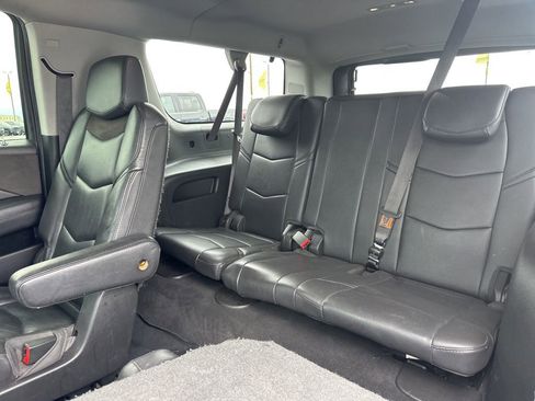 Used 2018 Cadillac Escalade ESV Luxury AWD/4WD image 21