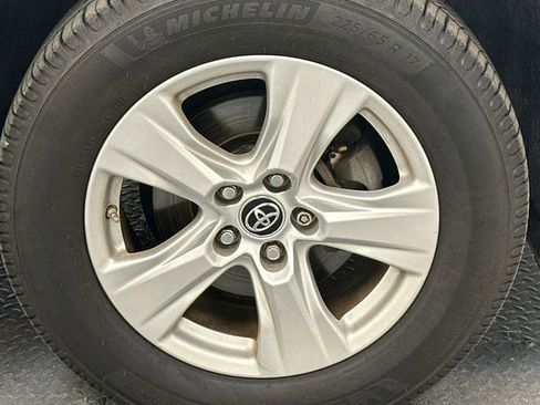 Certified 2019 Toyota RAV4 XLE w/ Convenience Package AWD/4WD image 20