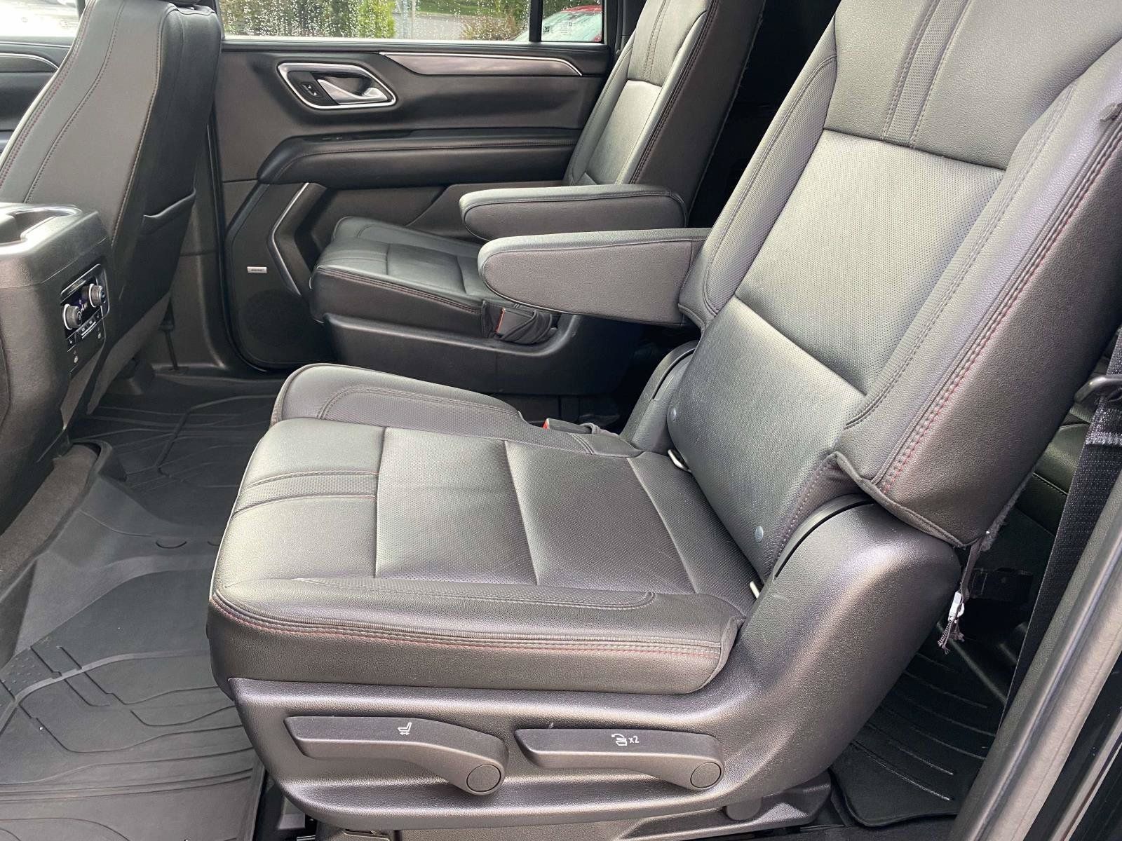 Used 2022 Chevrolet Suburban RST w/ Sport Performance Package AWD/4WD image 14