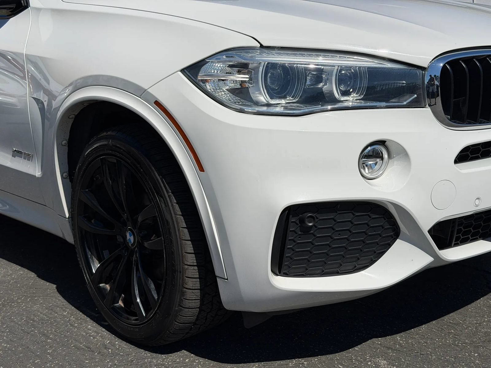 Used 2018 BMW X5 xDrive35i w/ M Sport Package AWD/4WD image 14