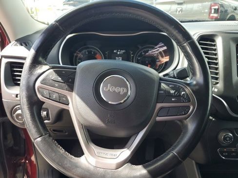 Certified 2019 Jeep Cherokee Latitude Plus image 28