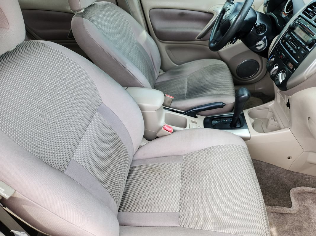 Used 2005 Toyota RAV4 4WD w/ Side Airbag Pkg image 17