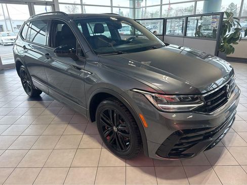 Used 2022 Volkswagen Tiguan SE R-Line AWD/4WD image 1
