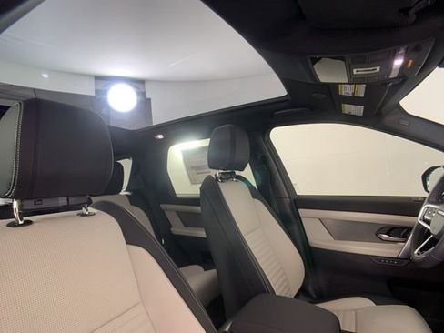 Certified 2025 Land Rover Discovery Sport Dynamic SE image 36