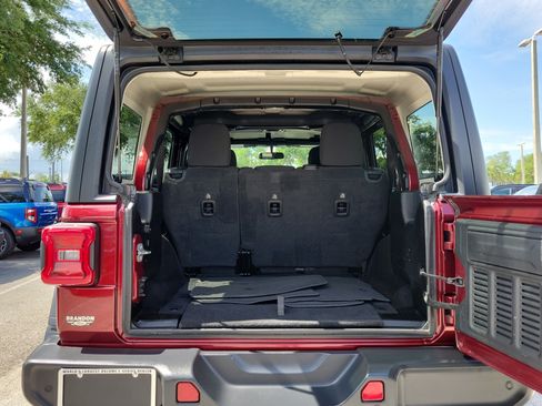 Used 2021 Jeep Wrangler Unlimited Sport AWD/4WD image 9