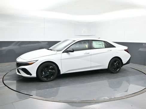 New 2026 Hyundai Elantra Sport image 2