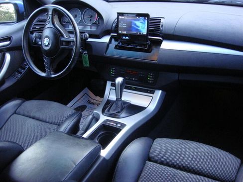 Used 2003 BMW X5 4.6is image 14