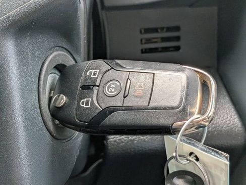 Used 2022 Ford F250 Lariat w/ Lariat Value Package image 31