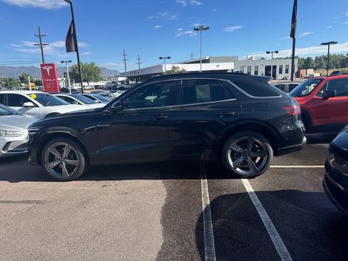 Used 2022 Genesis GV70 3.5T Sport w/ Sport Prestige Package AWD/4WD image 18