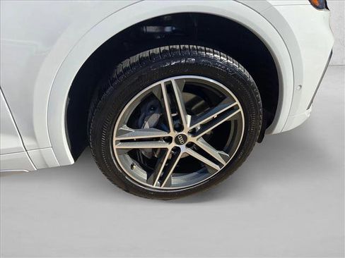 Used 2021 Audi Q5 e Prestige w/ Prestige Package image 22