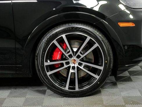 New 2026 Porsche Cayenne GTS image 41