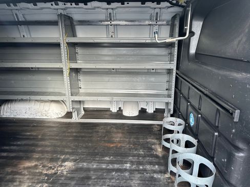 Used 2017 Chevrolet Express 2500 image 22