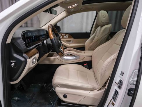Certified 2023 Mercedes-Benz GLS 450 4MATIC image 17