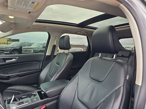 Used 2020 Ford Edge Titanium w/ Class II Trailer Tow Package AWD/4WD image 10