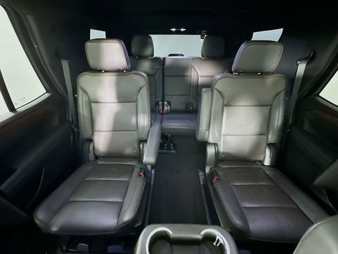Used 2023 Chevrolet Tahoe High Country w/ Premium Package 2 AWD/4WD image 13