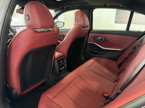 Used 2025 BMW 330i xDrive Sedan w/ M Sport Package image 32