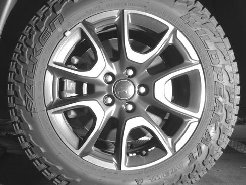 Used 2025 Jeep Compass Trailhawk AWD/4WD image 12