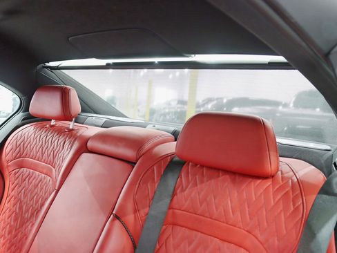 Used 2022 BMW 750i xDrive w/ Executive Package AWD/4WD image 33