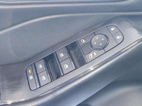 Used 2024 Nissan Rogue S AWD/4WD image 31