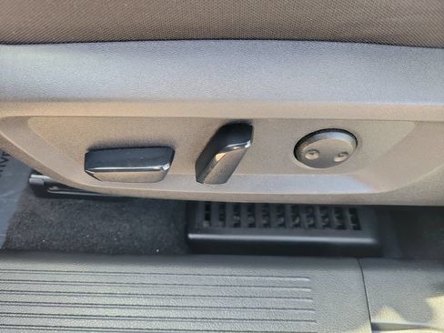 Used 2023 Nissan Rogue SV FWD image 16