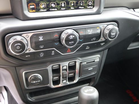 Used 2021 Jeep Wrangler Unlimited Sport w/ Sun And Sound Package AWD/4WD image 19