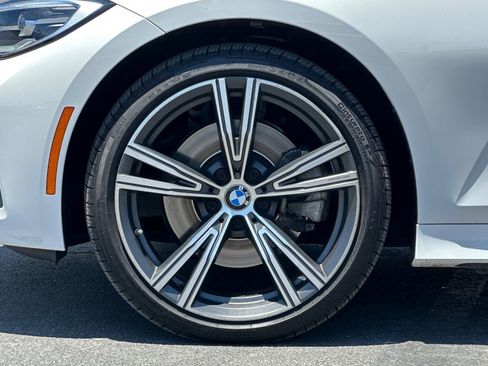 Used 2022 BMW 330i Sedan w/ Premium Package image 25