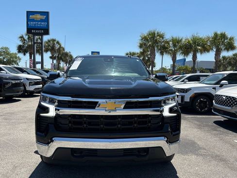 Used 2023 Chevrolet Silverado 1500 LT AWD/4WD image 3