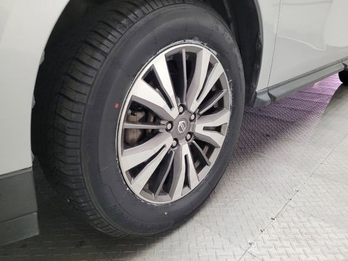 Used 2017 Nissan Pathfinder SL AWD/4WD image 31