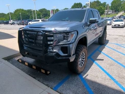Used 2020 GMC Sierra 1500 SLE w/ SLE Value Package AWD/4WD image 2