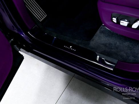 Used 2025 Rolls-Royce Cullinan image 16