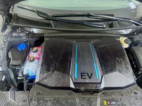 Used 2024 Hyundai Ioniq 5 SE RWD image 32