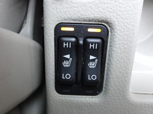 Used 2014 Subaru Impreza 2.0i Premium image 16