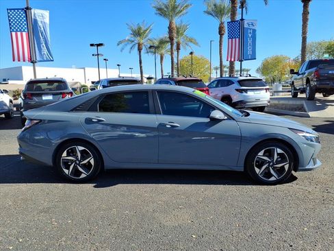 Certified 2022 Hyundai Elantra Limited image 4