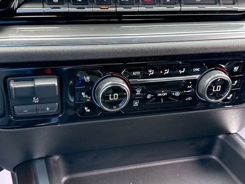 Used 2025 Chevrolet Silverado 3500 High Country w/ High Country Premium Package AWD/4WD image 19