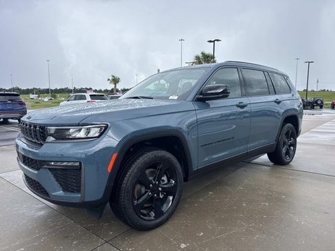 New 2026 Jeep Grand Cherokee L Limited w/ Limited Altitude Package AWD/4WD image 3